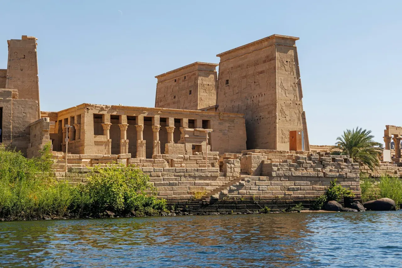 Templo de Filae junto al Nilo, cerca de Asuán